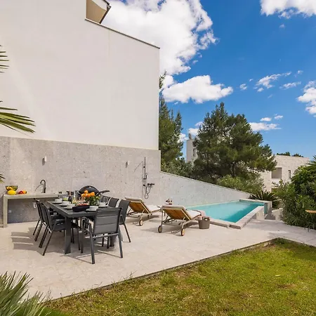 Vila New Luxury Beachfront Manera With Heated Pool