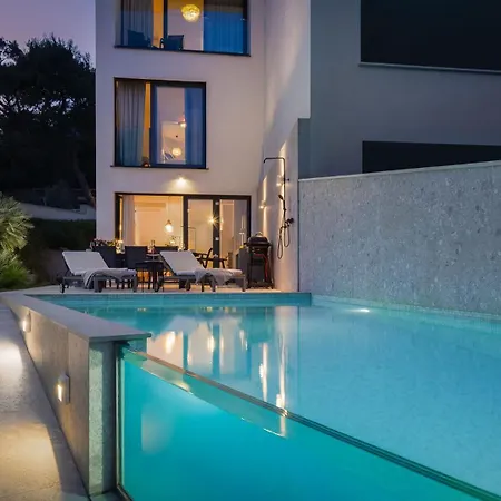 Vila New Luxury Beachfront Manera With Heated Pool *