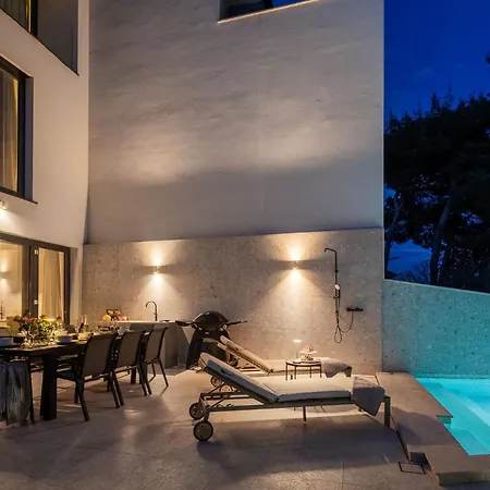 Vila New Luxury Beachfront Manera With Heated Pool *