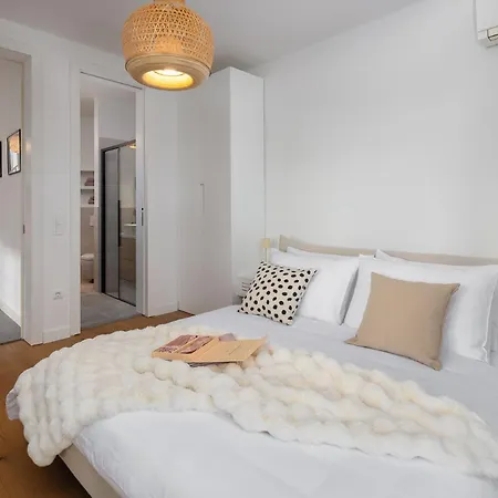 New Luxury Beachfront Manera With Heated Pool Bol