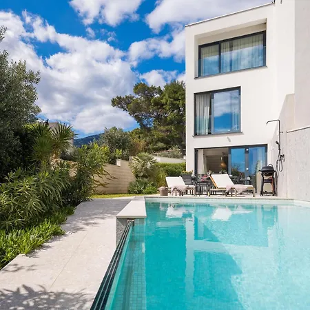 Villa New Luxury Beachfront Manera With Heated Pool Bol
