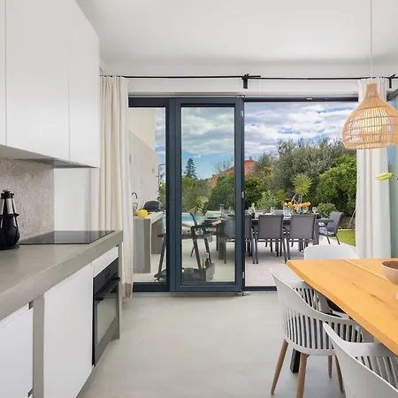 New Luxury Beachfront Manera With Heated Pool